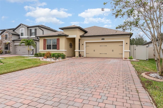 view of front facade featuring a front yard