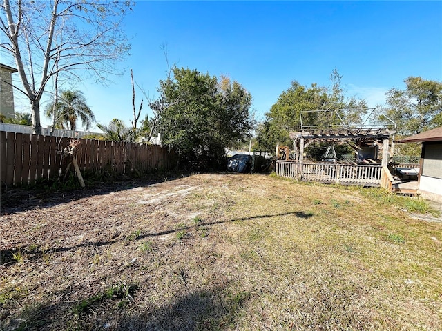 view of yard with a pergola