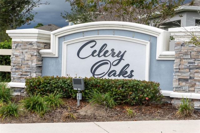 view of community / neighborhood sign