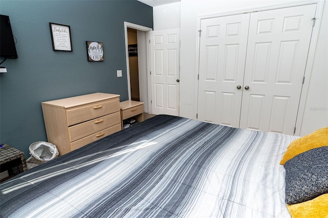 bedroom featuring a closet