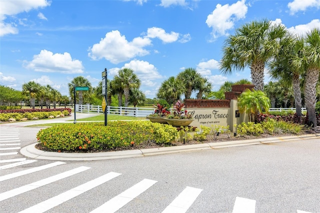 view of community / neighborhood sign