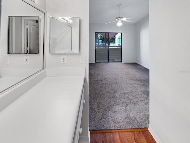 bathroom featuring ceiling fan