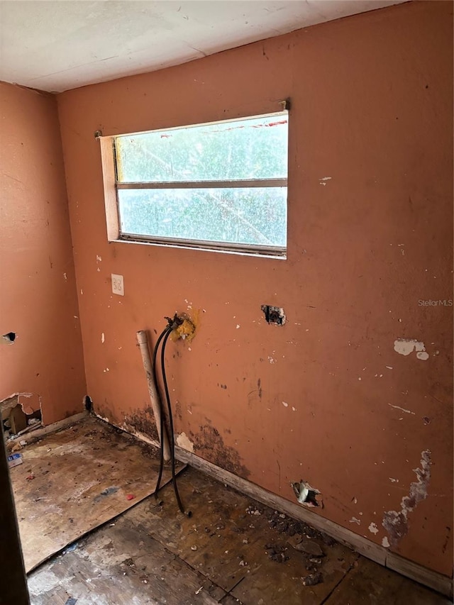 laundry area with washer hookup