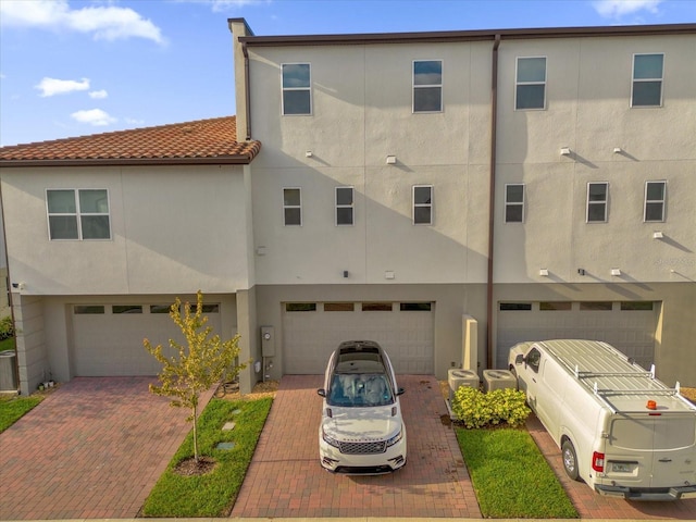 view of front of house featuring a garage