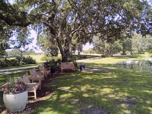 view of yard featuring a water view