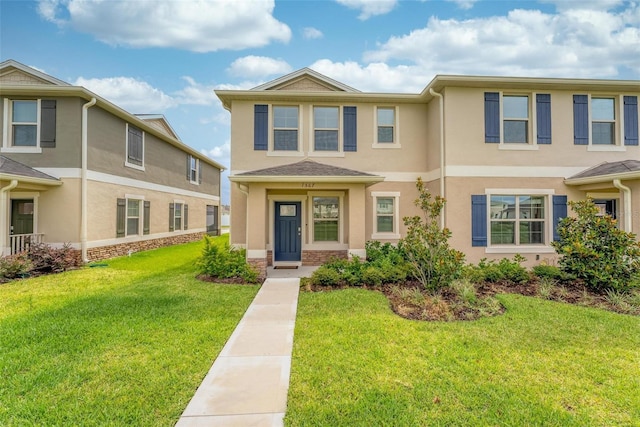 view of front of property with a front yard