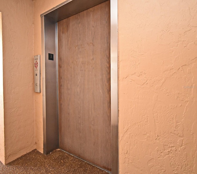 property entrance with elevator