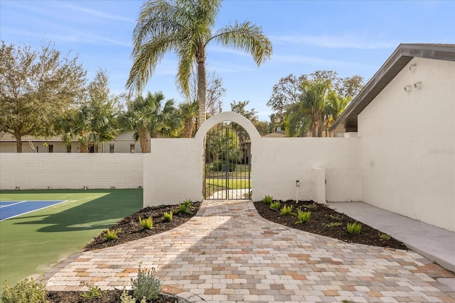 gate featuring fence