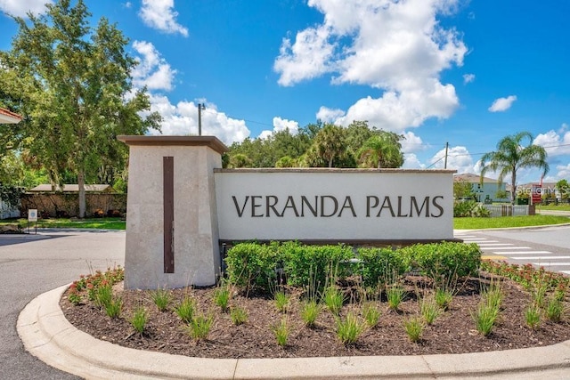 view of community / neighborhood sign