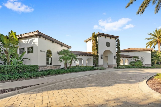 view of mediterranean / spanish-style home