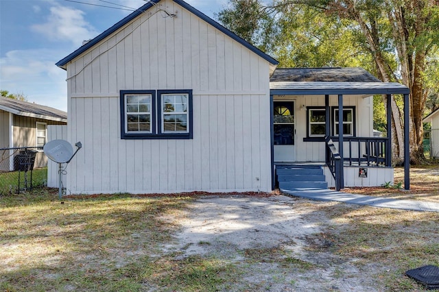 view of front of house with covered porch