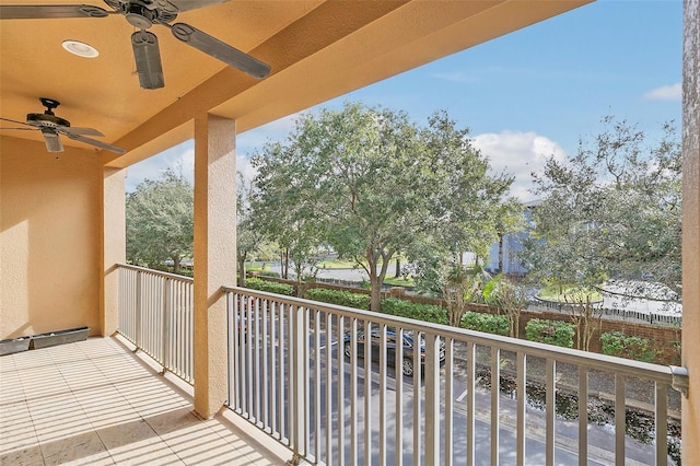 balcony featuring ceiling fan