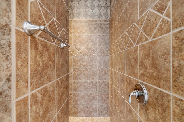 1610 Conway Isle Cir, Belle Isle, FL 32809 - full bathroom featuring tiled shower