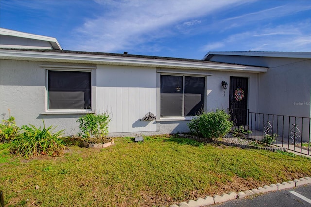 exterior space featuring a yard