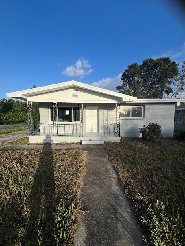 view of front of home with covered porch