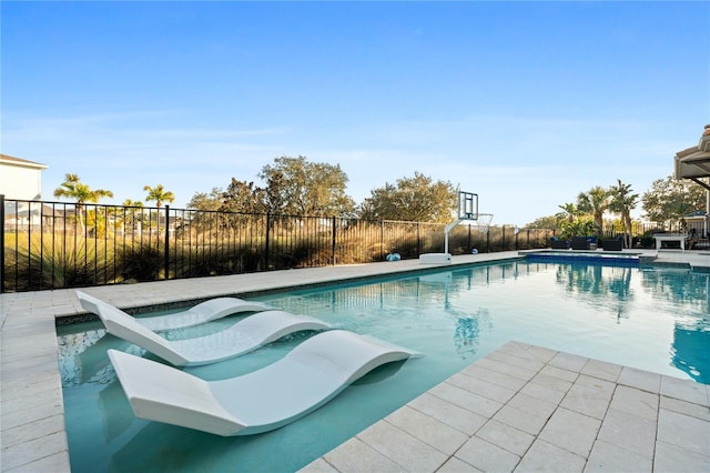 view of swimming pool