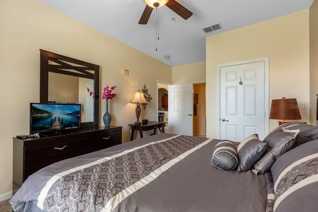 bedroom with ceiling fan