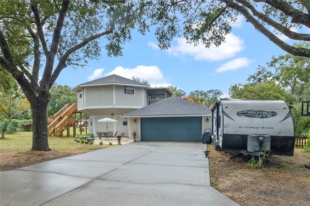 view of front of property featuring a garage