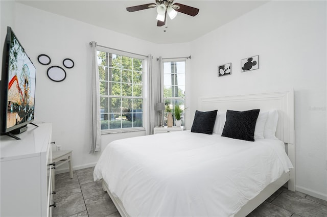 bedroom with ceiling fan