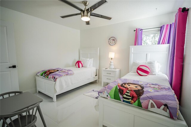 bedroom featuring ceiling fan