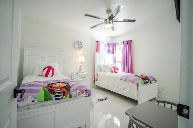 bedroom with ceiling fan