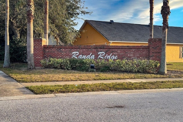 view of community / neighborhood sign