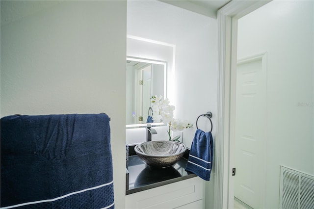 bathroom featuring sink