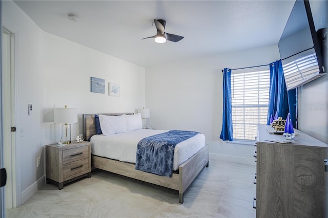 bedroom with ceiling fan