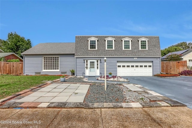 view of front facade with a garage