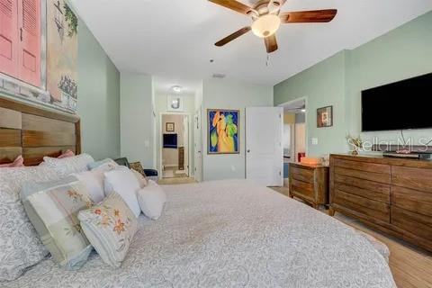 bedroom featuring ceiling fan