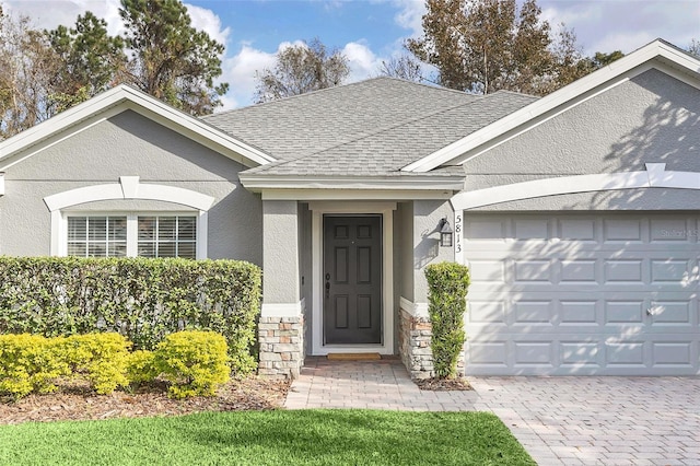 view of front of house featuring a garage