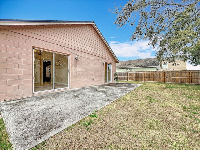 view of yard with a patio area