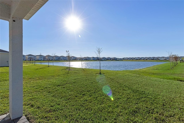 view of yard featuring a water view