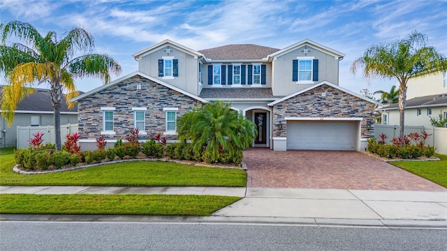 view of front of property featuring a front lawn