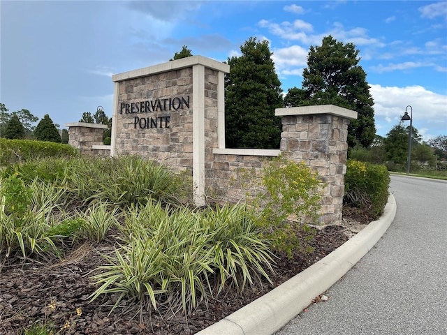 view of community / neighborhood sign