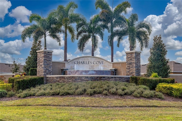 view of community / neighborhood sign