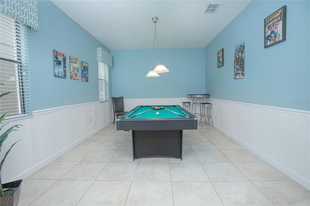 playroom featuring a textured ceiling and billiards