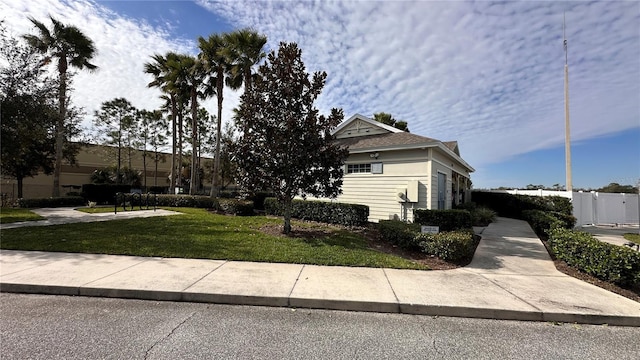 view of front of property with a front yard