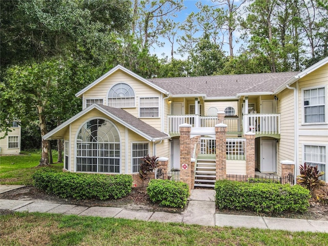 multi unit property with a balcony