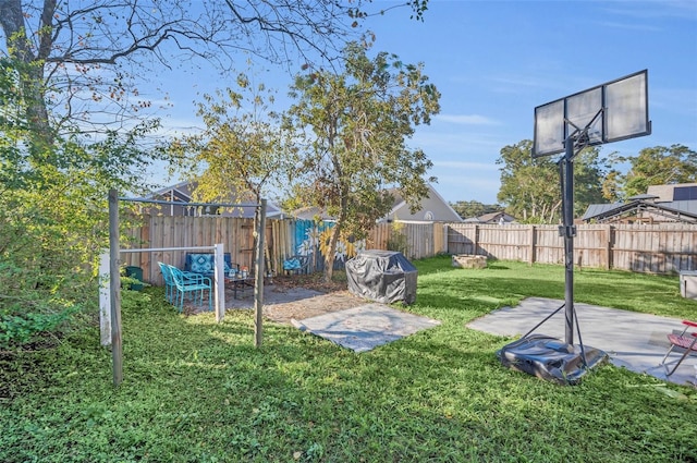 view of yard with a patio area