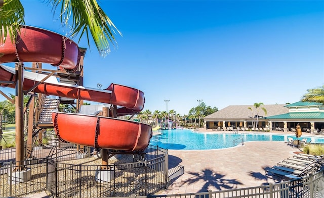 view of swimming pool