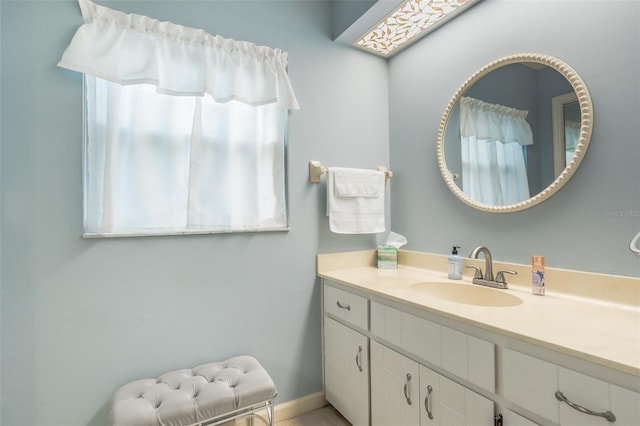 1433 Lake Marion Dr, Apopka, FL 32712 - bathroom with baseboards and vanity