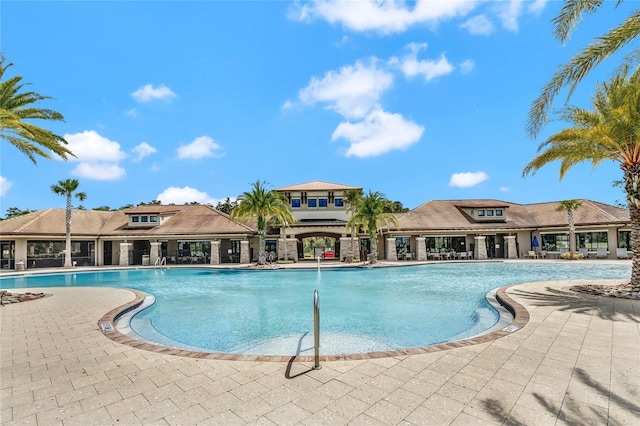 view of swimming pool