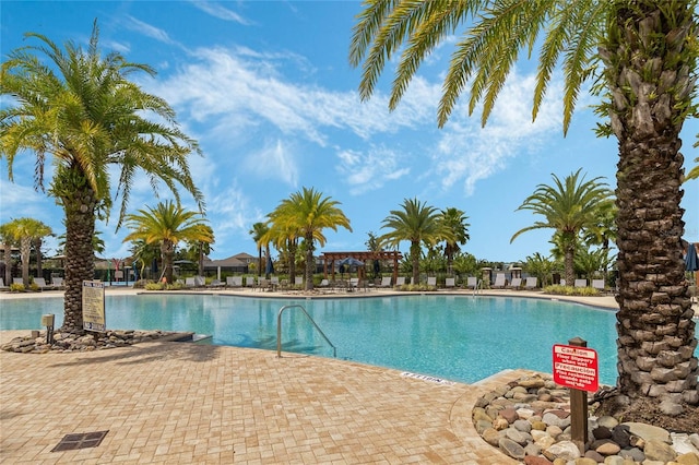 view of swimming pool