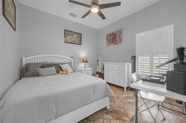 bedroom with ceiling fan