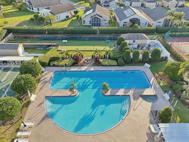 view of swimming pool