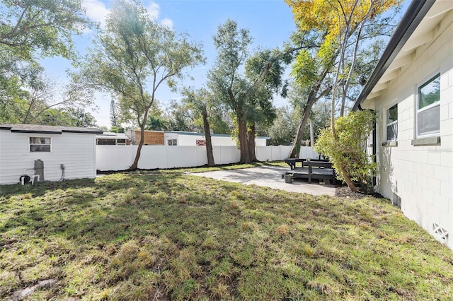 view of yard with a patio area