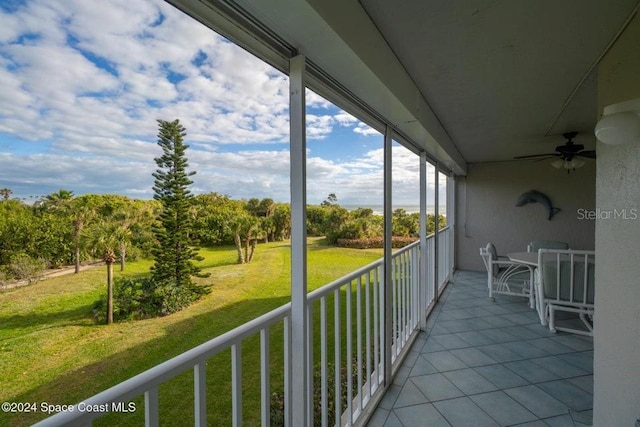 balcony featuring ceiling fan