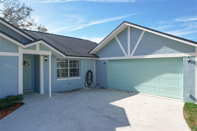 view of front facade featuring a garage