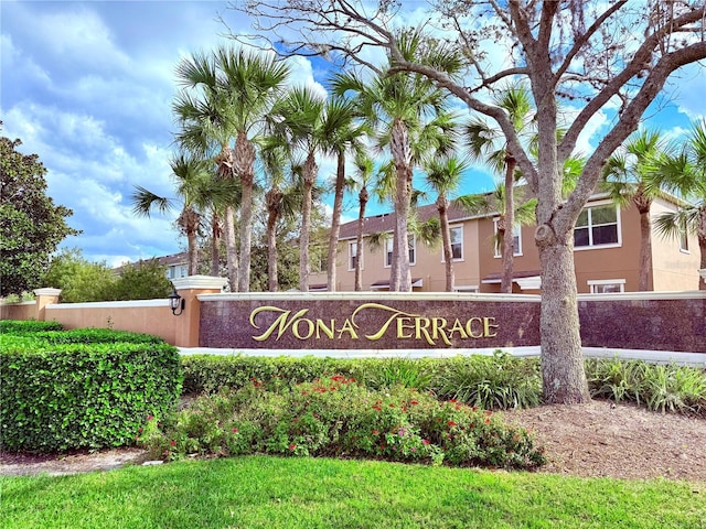 view of community / neighborhood sign